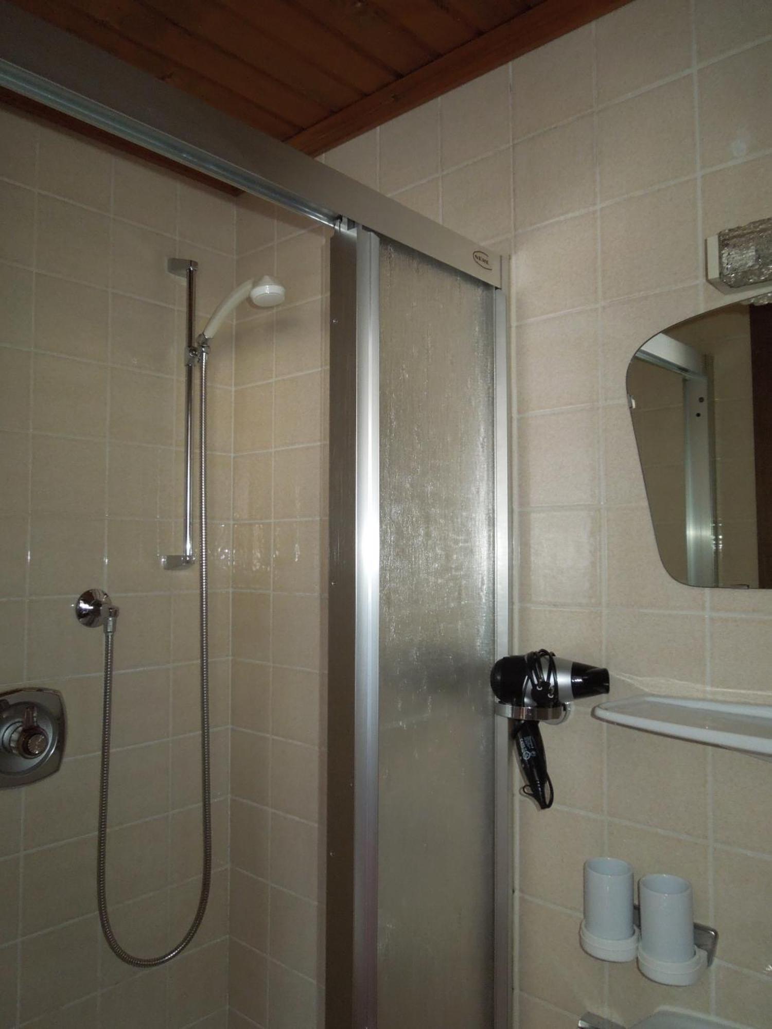 Haus Bergkranz Panzió Lermoos Szoba fotó